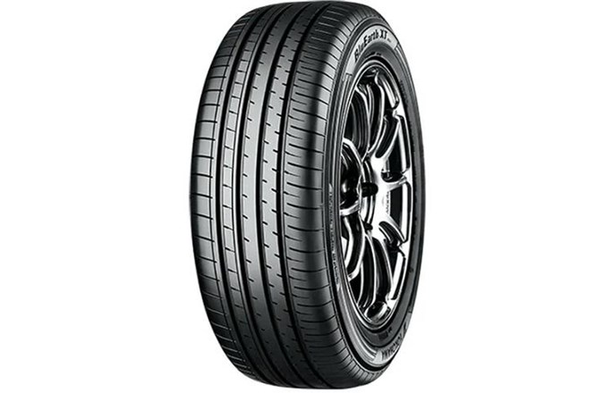 Yokohama BluEarth-XT AE61