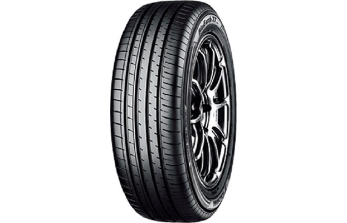 Yokohama BluEarth-XT AE61
