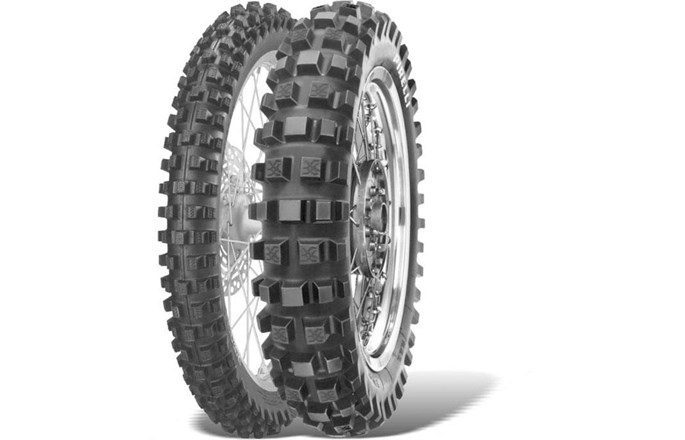 Pirelli MT16 Garacross