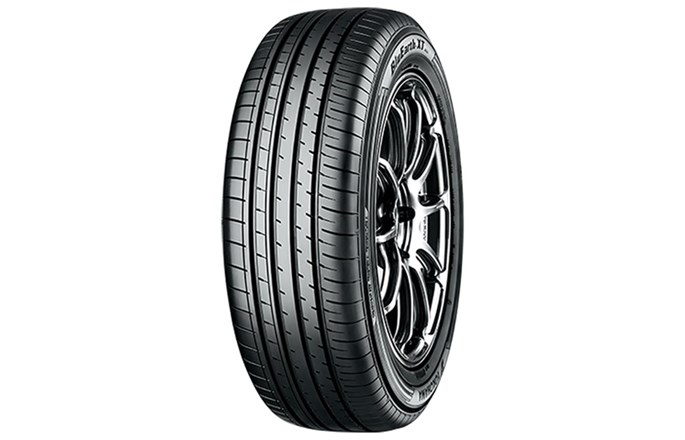 Yokohama BluEarth-XT AE61