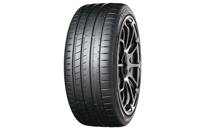 Yokohama Advan Sport V107E